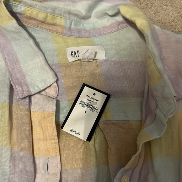 Gap linen pastel plaid shirt. - Picture 2 of 3